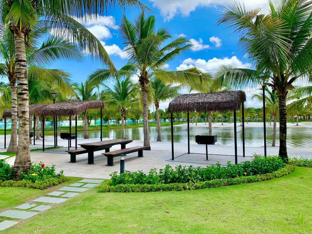 Khu nướng BBQ và dã ngoại ngoài trời tại công viên Vinhomes Grand Park
