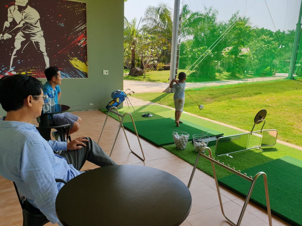 Golf là bộ môn được trẻ yêu thích tại HAAN