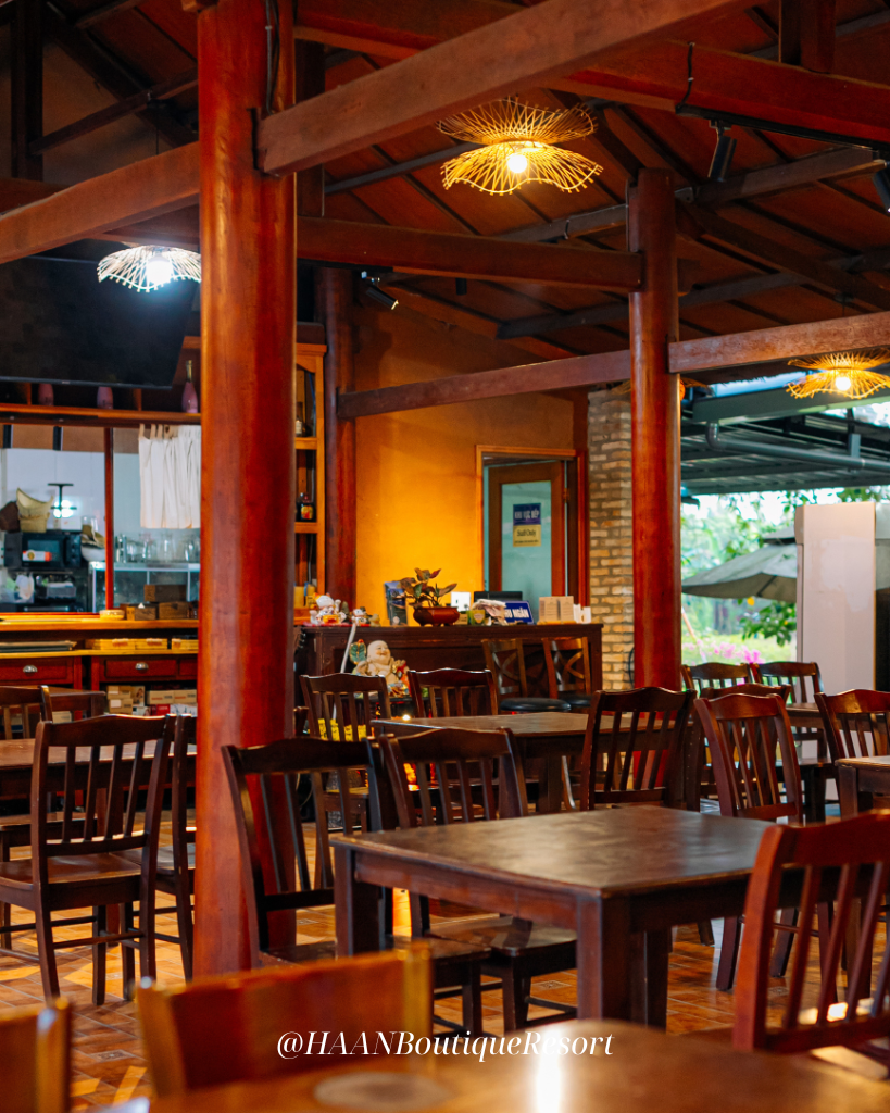 Không gian nhà hàng tại HAAN Boutique Resort