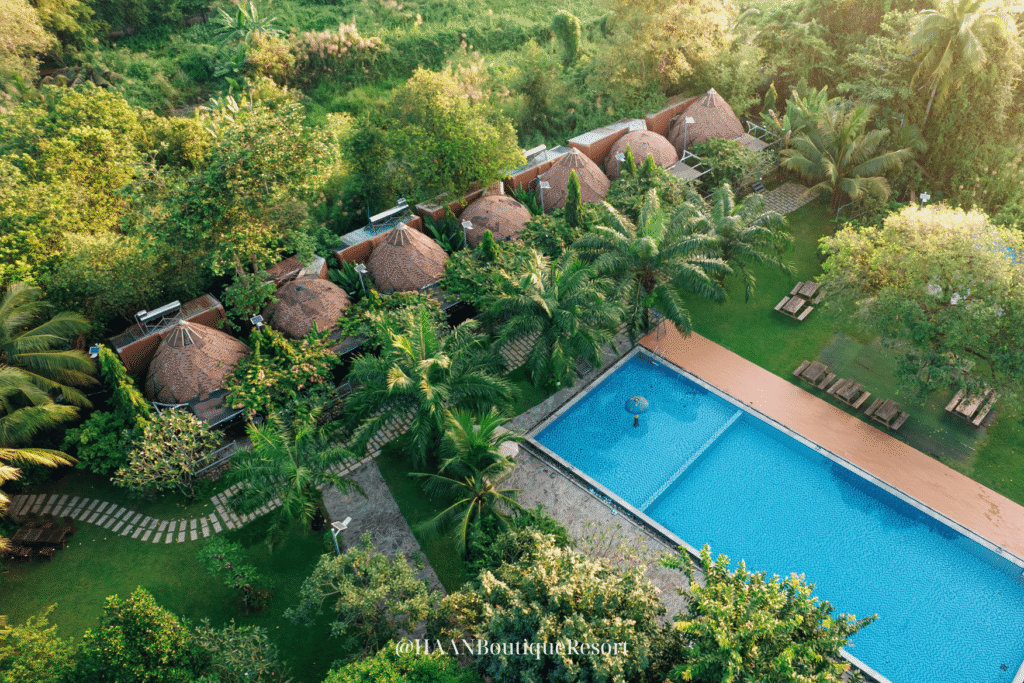 Hồ bơi tại HAAN Boutique Resort